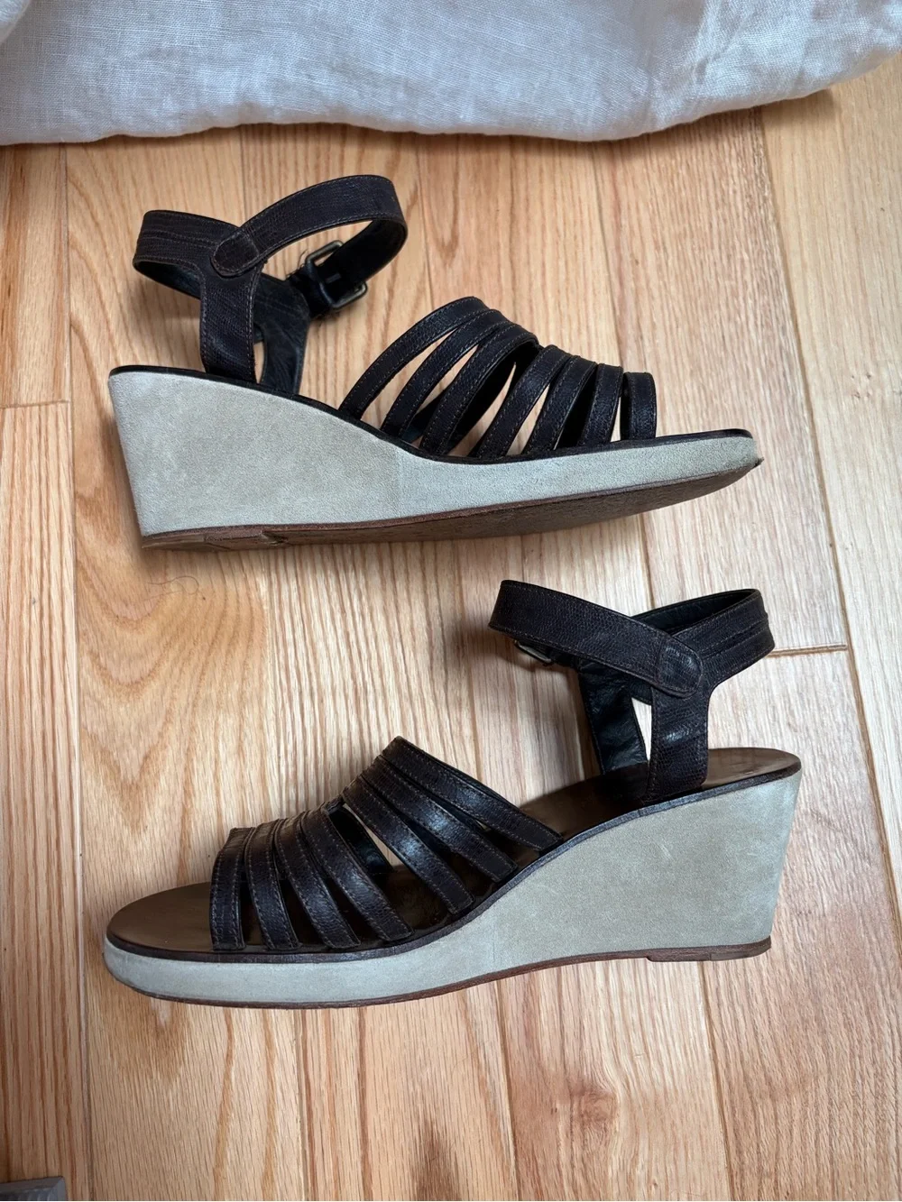 A.P.C. elegant dark